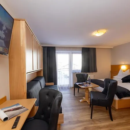 Austria Hotel *